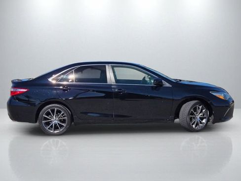 Used 2015 Toyota Camry XSE image 3