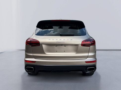 Used 2016 Porsche Cayenne AWD/4WD image 4