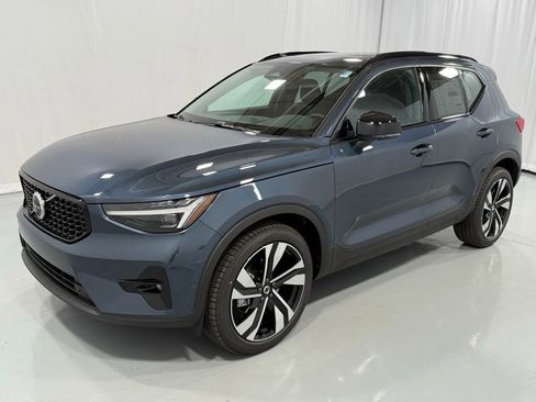New 2026 Volvo XC40 B5 Ultra w/ Protection Package Premier image 1