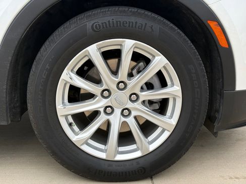 Certified 2023 Cadillac XT4 Luxury w/ Cold Weather Package FWD image 9