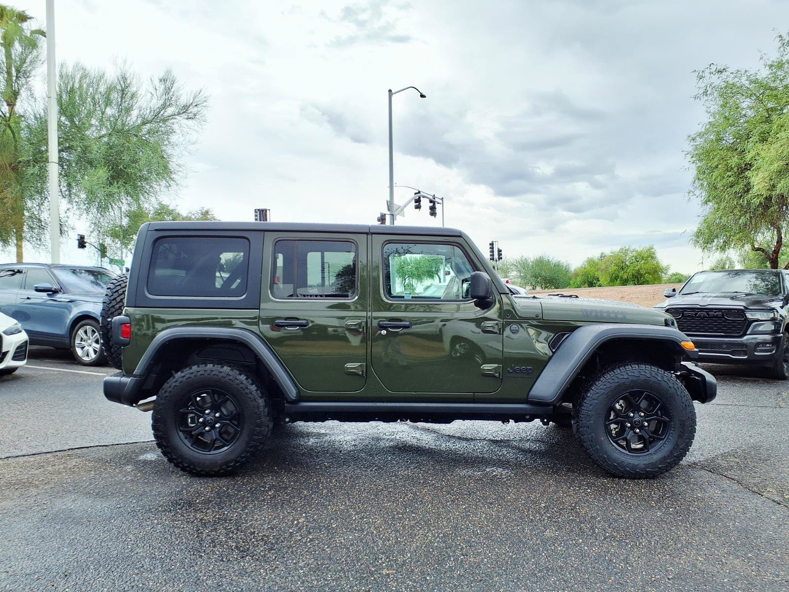 Used 2024 Jeep Wrangler Unlimited Sport AWD/4WD image 4