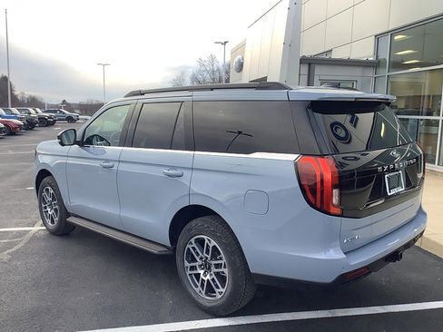 New 2026 Ford Expedition Active image 8