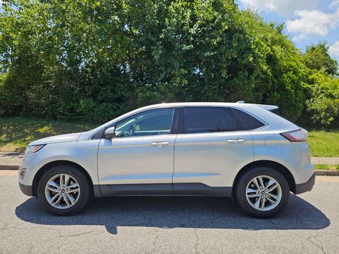 Used 2017 Ford Edge SEL w/ Equipment Group 201A FWD image 2