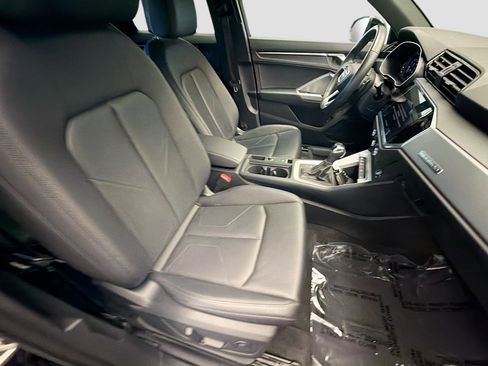 Used 2023 Audi Q3 2.0T Premium w/ Convenience Package image 15