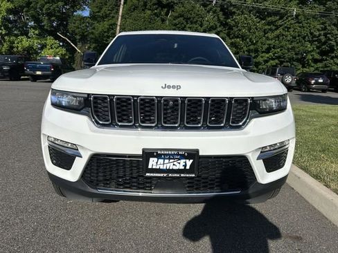 Used 2024 Jeep Grand Cherokee Limited w/ Luxury Tech Group II AWD/4WD image 3
