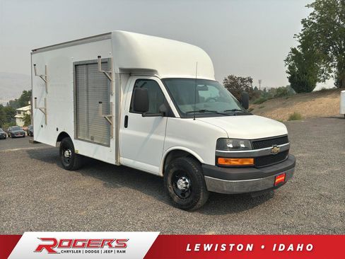 Used 2016 Chevrolet Express 3500 w/ Chrome Appearance Package image 1