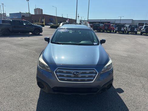 Used 2017 Subaru Outback 2.5i w/ Popular Package #2 AWD/4WD image 4