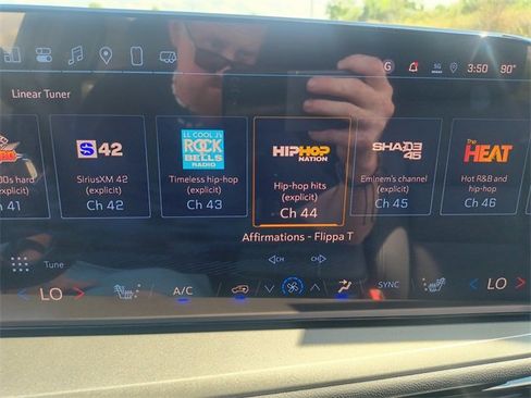 New 2025 Chevrolet Traverse LT w/ Enhanced Driving Package image 23