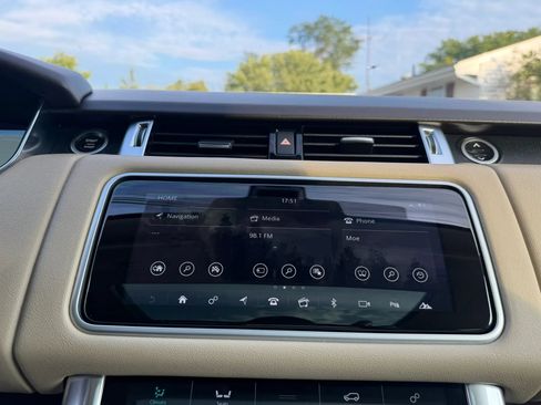 Used 2018 Land Rover Range Rover Sport HSE AWD/4WD image 23