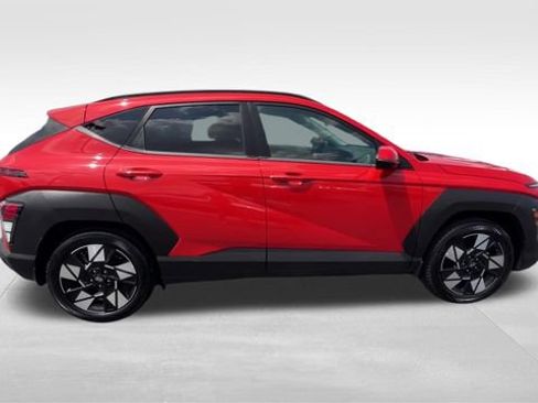 Used 2025 Hyundai Kona SEL FWD image 8