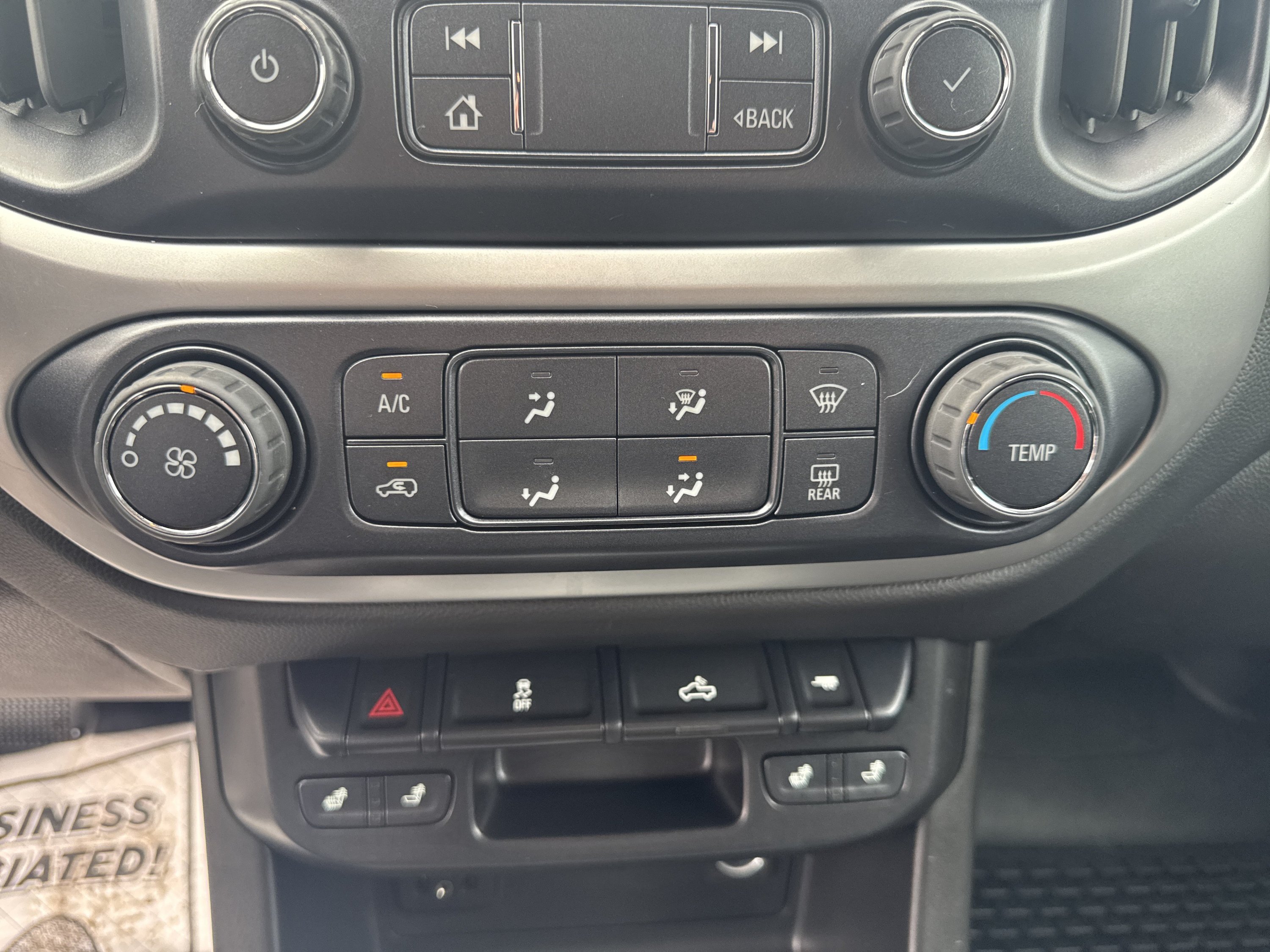 Used 2022 Chevrolet Colorado LT w/ Trail Boss Package AWD/4WD image 16