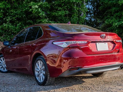 Used 2018 Toyota Camry XLE w/ Audio Package FWD image 3