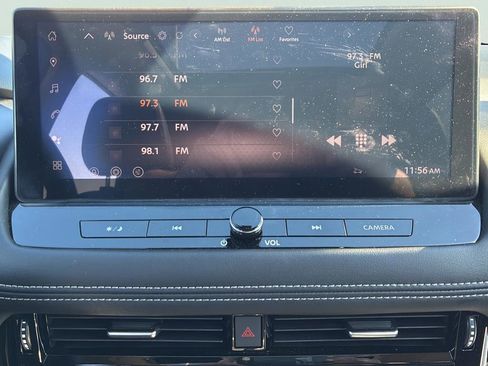 Used 2025 Nissan Rogue SL w/ Tech Package AWD/4WD image 16
