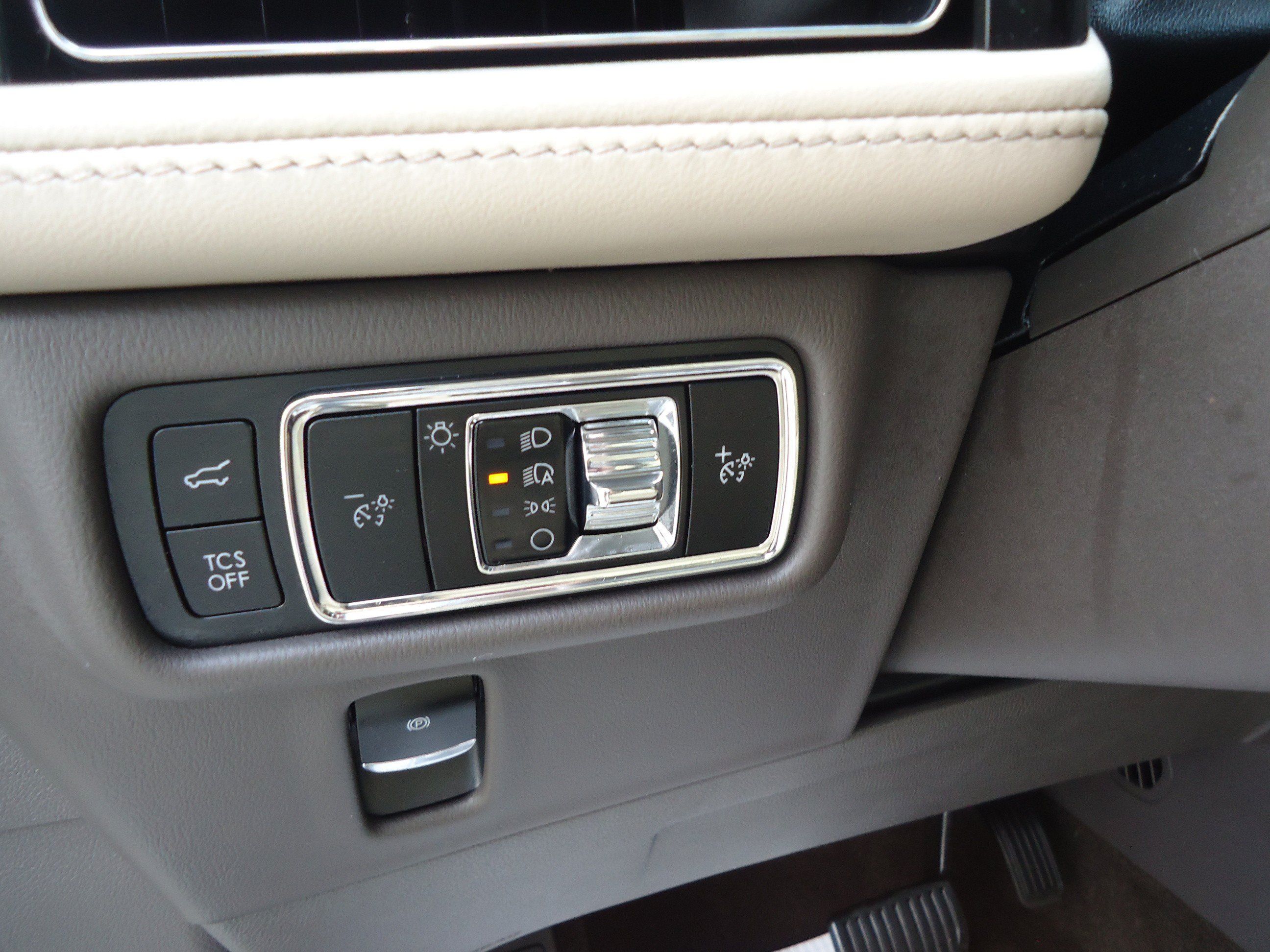 Used 2023 Lincoln Nautilus Reserve w/ Equipment Group 201A AWD/4WD image 14