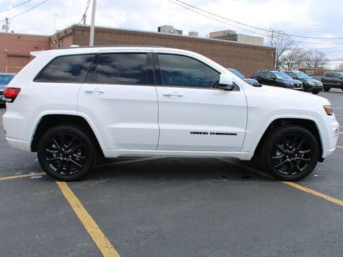 Used 2021 Jeep Grand Cherokee Laredo X image 5