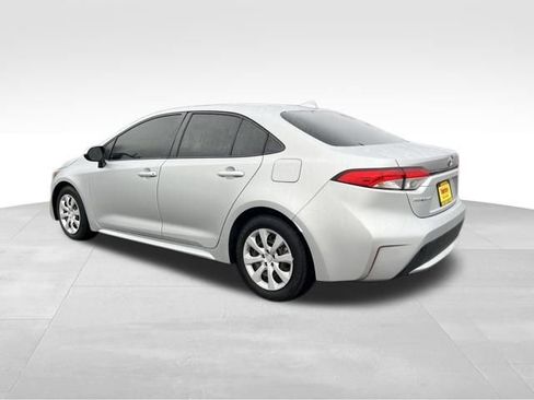 Used 2020 Toyota Corolla LE image 6