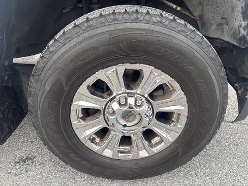 Used 2019 Ford F250 XLT w/ XLT Premium Package image 13