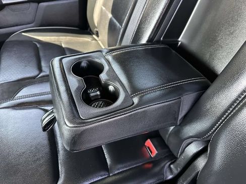 Used 2022 RAM 1500 Laramie AWD/4WD image 8