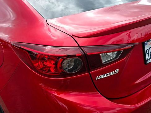 Used 2018 MAZDA MAZDA3 Touring image 24