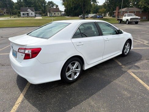 Used 2012 Toyota Camry SE FWD image 6
