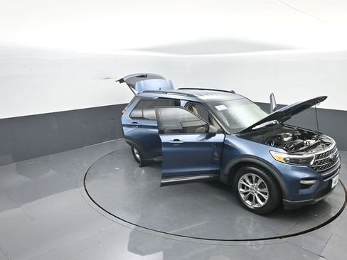 Certified 2020 Ford Explorer XLT w/ Equipment Group 202A image 33