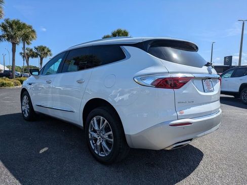 Used 2023 Buick Enclave Essence w/ Experience Buick Package FWD image 6