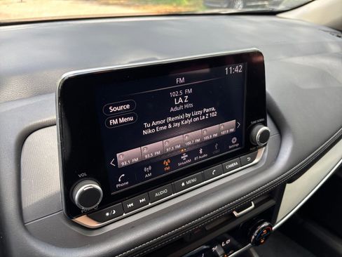 Used 2025 Nissan Rogue SV FWD image 20