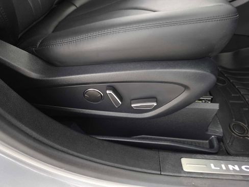 Used 2022 Lincoln Nautilus Reserve image 61