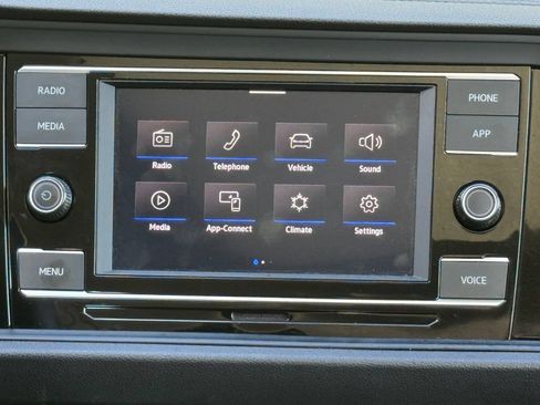 Used 2024 Volkswagen Jetta SE FWD image 23