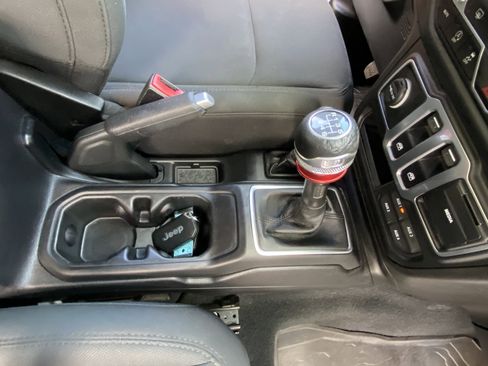 Used 2018 Jeep Wrangler Sport image 15