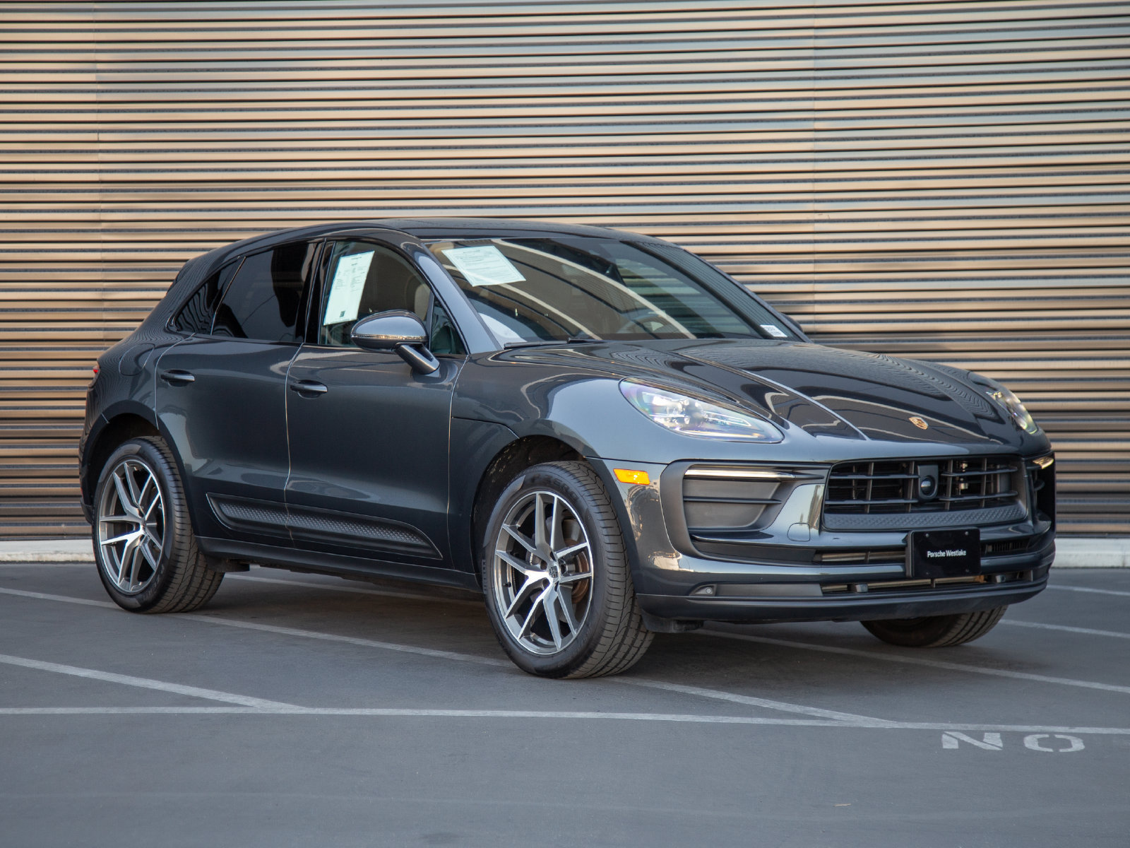 Used 2026 Porsche Macan AWD/4WD image 9