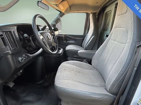 Used 2019 Chevrolet Express 3500 w/ Power Convenience Package RWD image 17