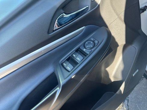 Used 2023 Chevrolet Bolt EUV Premier w/ Sun & Sound Package image 18