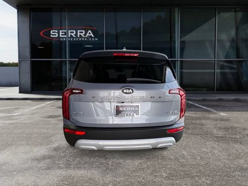 Used 2020 Kia Telluride LX AWD/4WD image 3