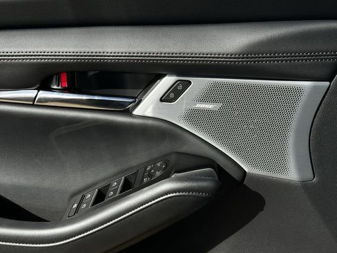 New 2026 MAZDA MAZDA3 Hatchback w/Premium Plus Pkg image 21