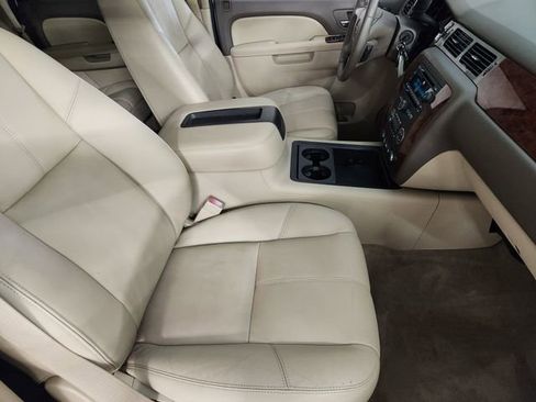 Used 2013 Chevrolet Tahoe LT w/ Luxury Package image 3