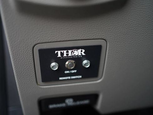 Used 2019 Ford F250 XL w/ Power Equipment Group AWD/4WD image 30