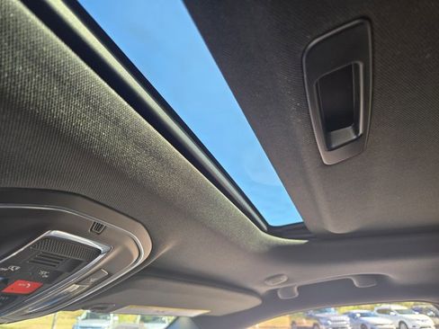 New 2025 Jeep Grand Cherokee Laredo image 21