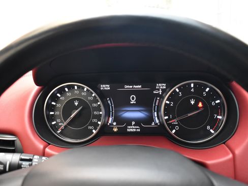 Used 2021 Maserati Levante S GranSport image 33