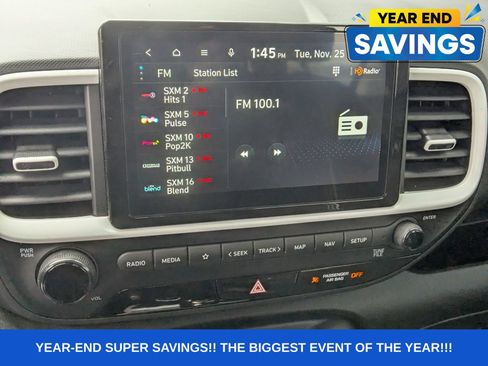 Used 2025 Hyundai Venue Limited image 22