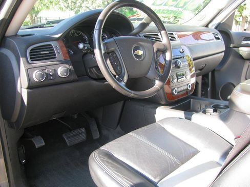Used 2007 Chevrolet Tahoe LT w/ 1LT Special Edition AWD/4WD image 10