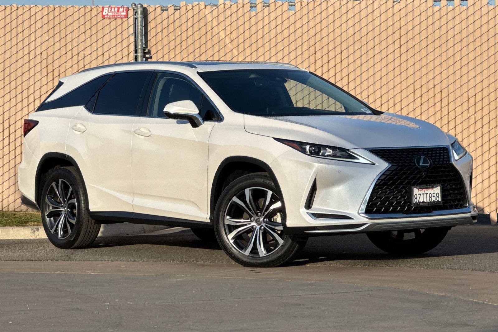 Used 2022 Lexus RX 350L FWD w/ Premium Package image 2