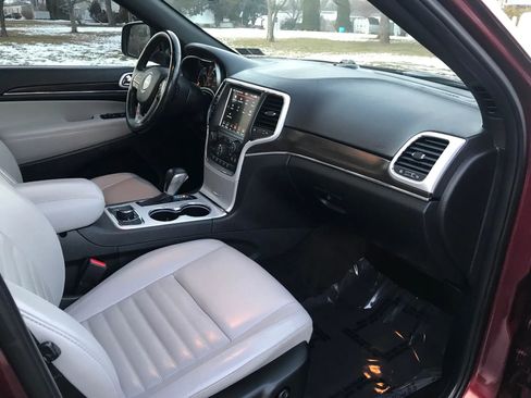 Used 2018 Jeep Grand Cherokee Limited image 47