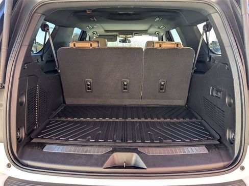 Used 2021 Chevrolet Suburban Premier image 26