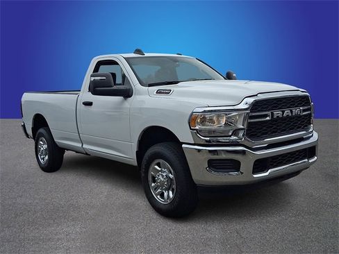 Used 2024 RAM 2500 Tradesman w/ Chrome Appearance Group image 3