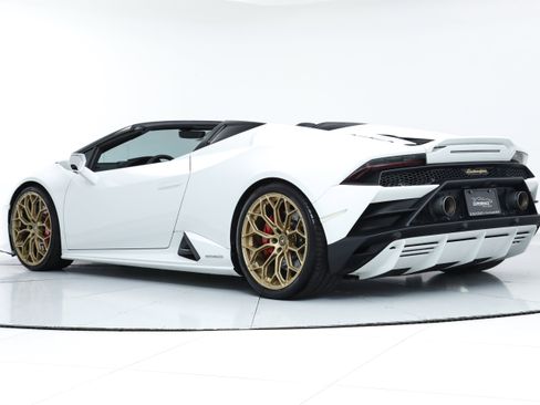 Used 2024 Lamborghini Huracan EVO image 6