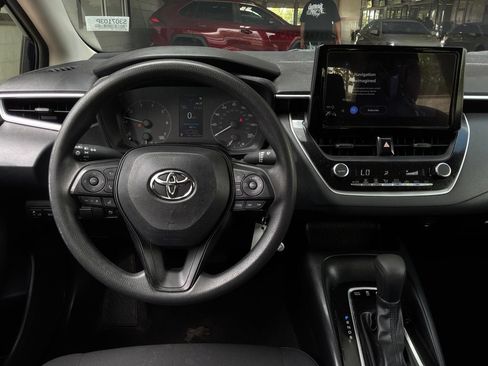 Used 2025 Toyota Corolla LE FWD image 13