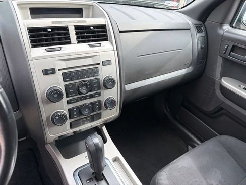 Used 2009 Ford Escape XLT FWD image 16
