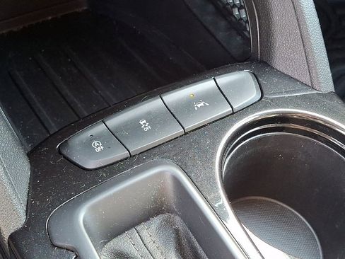 Used 2023 Chevrolet TrailBlazer LT FWD image 23