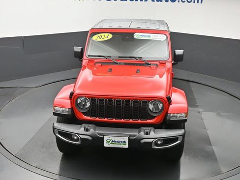 Used 2024 Jeep Gladiator Sport AWD/4WD image 27